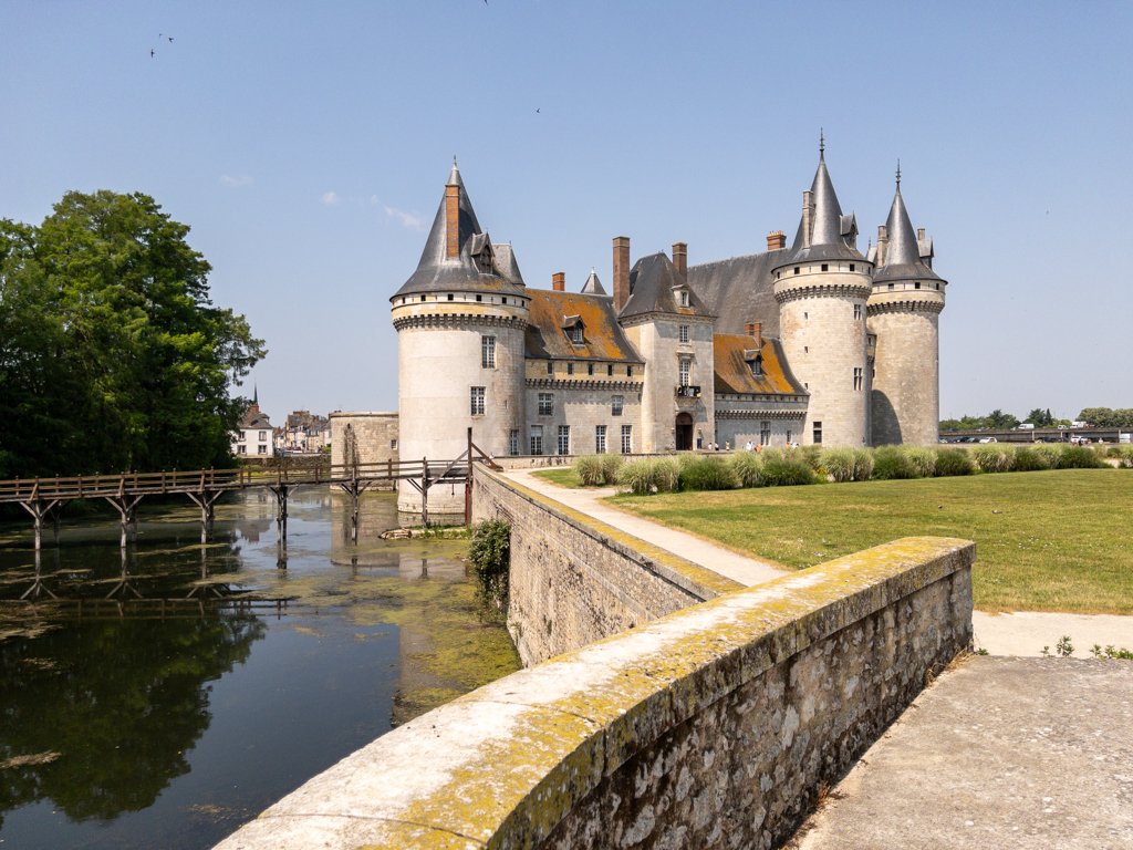 Loire à Vélo Château de Sully-sur-Loire