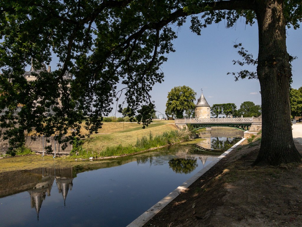 Loire à Vélo Château de Sully-sur-Loire