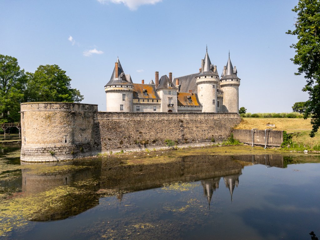 Loire à Vélo Château de Sully-sur-Loire