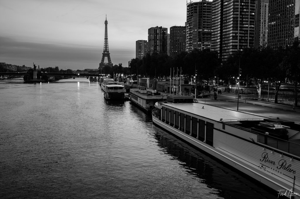 25 41 eiffel tower at sunrise